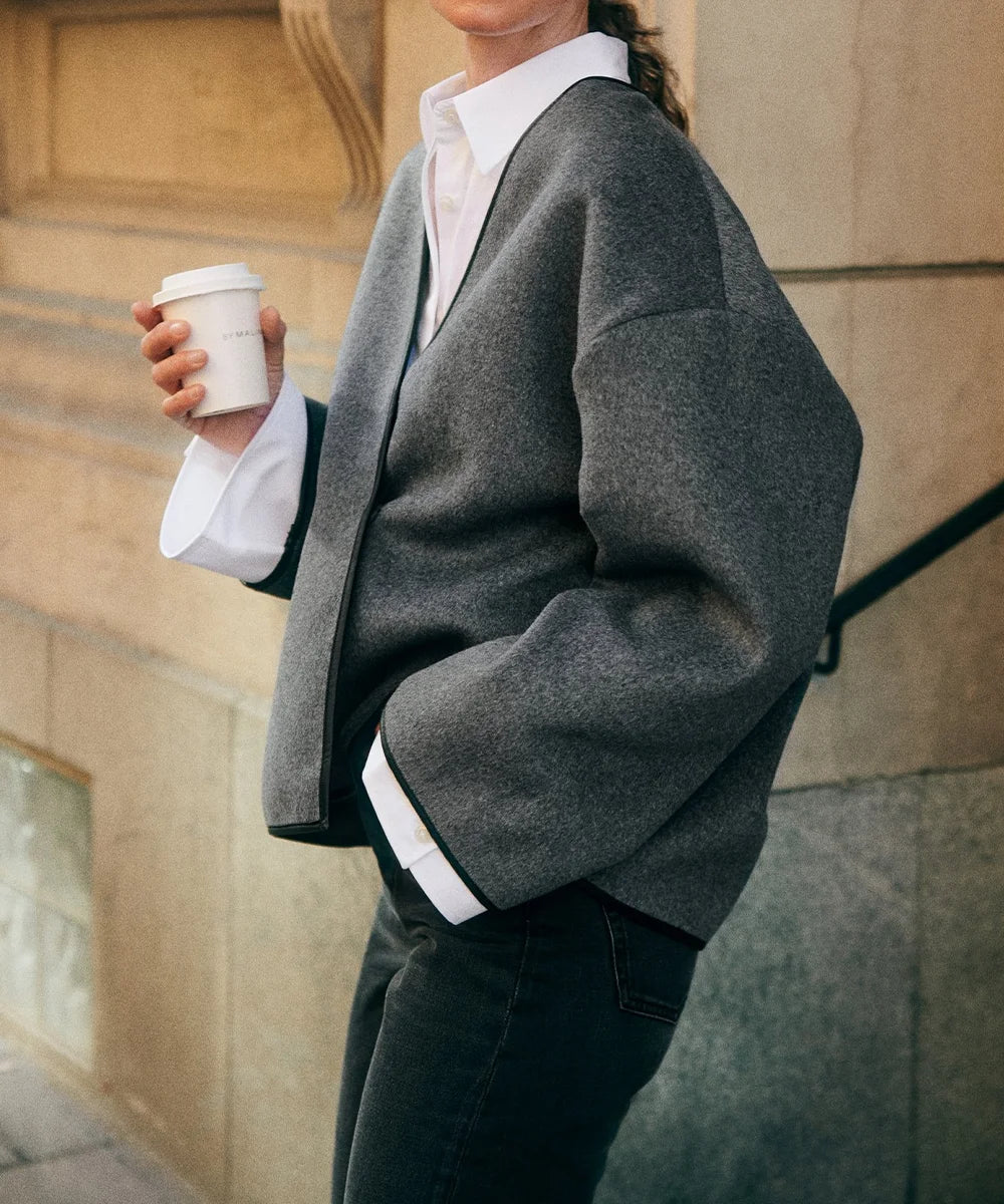 Sully | Short Coat With Minimalist French Scarf